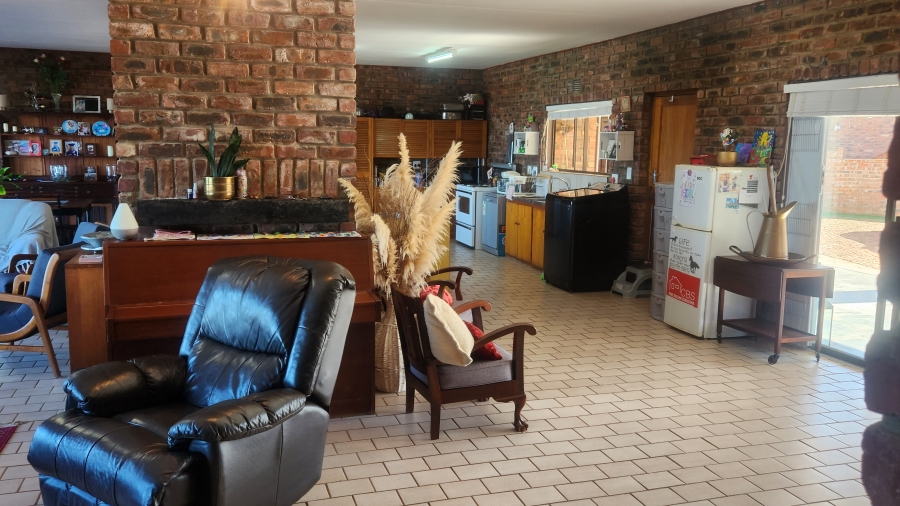 5 Bedroom Property for Sale in Dana Bay Western Cape